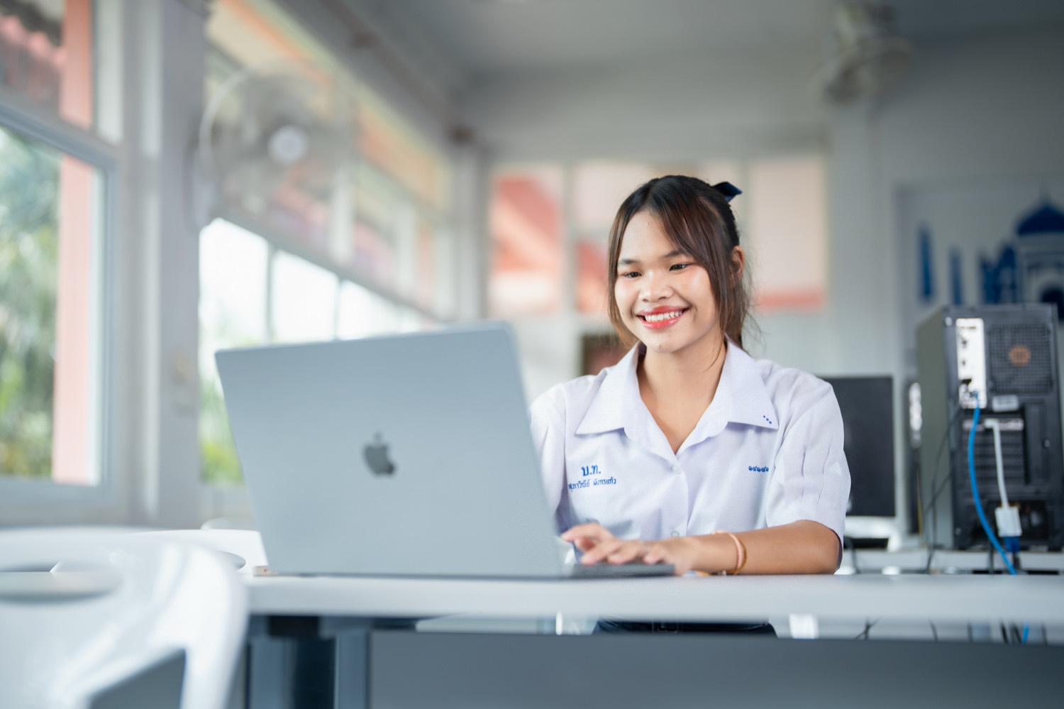 นักเรียนใช้บทเรียนออนไลน์ของ NotySchool